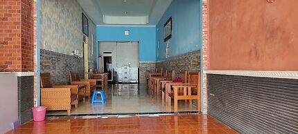 Hotel Keluarga Mekar Jaya Syariah Near UNS Solo