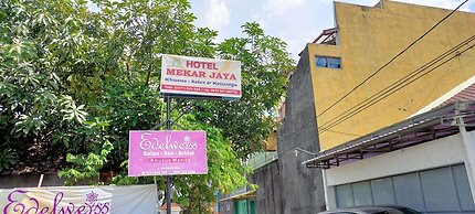 Hotel Keluarga Mekar Jaya Syariah Near UNS Solo