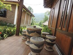 Balkondes Karanganyar (Pottery Academy)