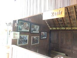 Balkondes Karanganyar (Pottery Academy)