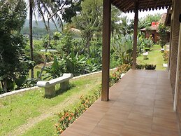 Balkondes Karanganyar (Pottery Academy)