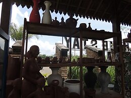 Balkondes Karanganyar (Pottery Academy)