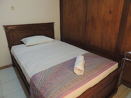 Balkondes Karanganyar (Pottery Academy)