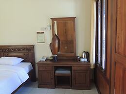 Balkondes Karanganyar (Pottery Academy)