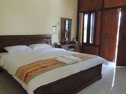 Balkondes Karanganyar (Pottery Academy)