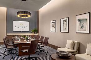 Valley Hotel Homewood Birmingham, Curio Collection by Hilton