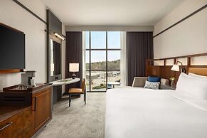 Valley Hotel Homewood Birmingham, Curio Collection by Hilton