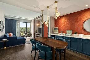 Valley Hotel Homewood Birmingham, Curio Collection by Hilton