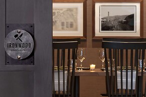 Valley Hotel Homewood Birmingham, Curio Collection by Hilton