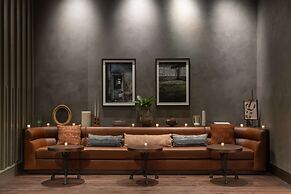 Valley Hotel Homewood Birmingham, Curio Collection by Hilton