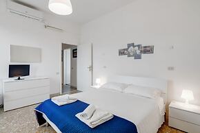 Lulli Cozy Apartment with Balcony