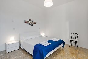 Lulli Cozy Apartment with Balcony