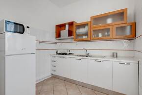 Lulli Cozy Apartment with Balcony