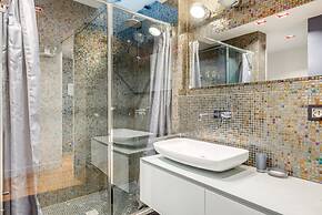 Piazza Santa Croce Design Apartment with Balcony