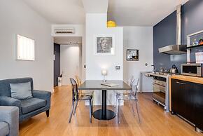 Piazza Santa Croce Design Apartment with Balcony
