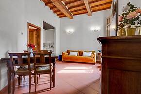 GuestHost - Duomo View Anna's Apartment