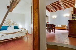 GuestHost - Duomo View Anna's Apartment