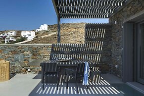 Phos Villas Tinos - Eos Villa With Private Hot Tub and Sea View 96m