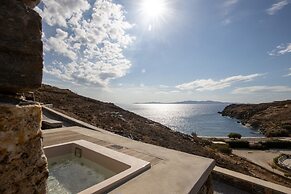 Phos Villas Tinos - Eos Villa With Private Hot Tub and Sea View 96m