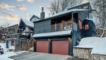 Woodside 207 4 Bedroom Home by RedAwning