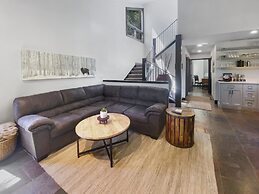 Woodside 207 4 Bedroom Home by RedAwning