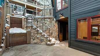 Woodside 207 4 Bedroom Home by RedAwning