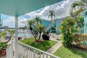 Cute One Bedroom at The Coral Resort Apts by RedAwning