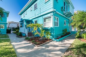 Cute One Bedroom at The Coral Resort Apts by RedAwning