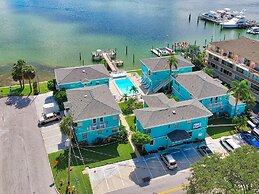 Cute One Bedroom at The Coral Resort Apts by RedAwning