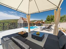 Stone House Prapatna