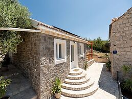 Stone House Prapatna