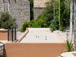 Stone House Prapatna