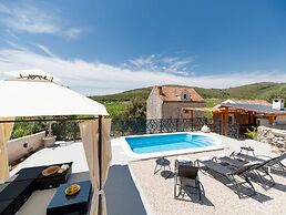 Stone House Prapatna