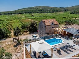 Stone House Prapatna