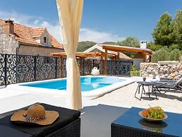 Stone House Prapatna