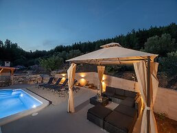 Stone House Prapatna