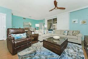 Coastal Luxury Bay Front Condo With Tram