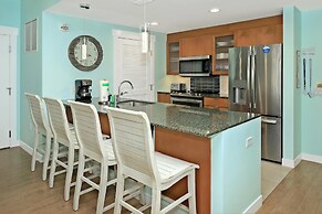 Coastal Luxury Bay Front Condo With Tram