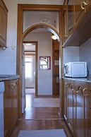 Aheste_simple Sea View Flat in Lovely Old Town