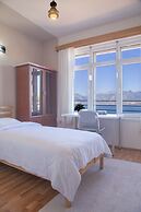 Aheste_simple Sea View Flat in Lovely Old Town