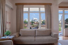 Aheste_simple Sea View Flat in Lovely Old Town