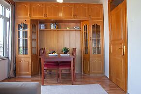 Aheste_simple Sea View Flat in Lovely Old Town