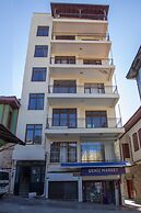 Aheste_simple Sea View Flat in Lovely Old Town