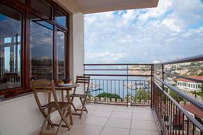 Aheste_simple Sea View Flat in Lovely Old Town