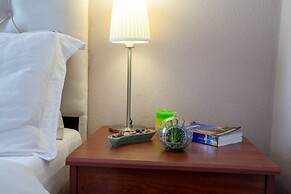 Aheste_simple Sea View Flat in Lovely Old Town