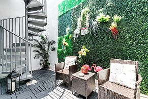 2 Bedroom 2 Bath Loft with Exclusive Rooftop & Hot Tub