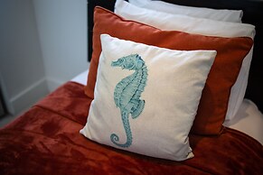 2 Bedroom 2 Bath Loft with Exclusive Rooftop & Hot Tub