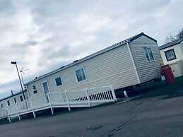 Beautiful Cosy 2-bed Caravan in Clacton-on-sea