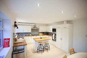 Business Park Lodge by Paymán Club