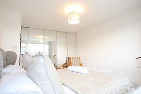 Business Park Lodge by Paymán Club